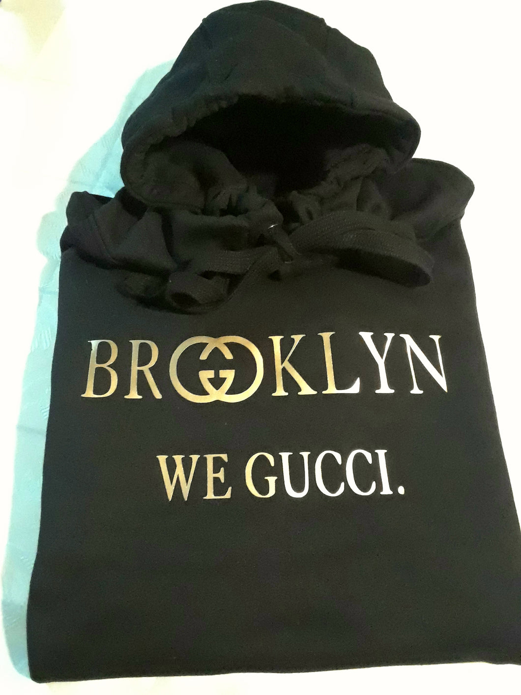 BROOKLYN - WE GUCCI. BROOKLYN T-SHIRT.  SILK SCREEN PRINTED SHIRT.